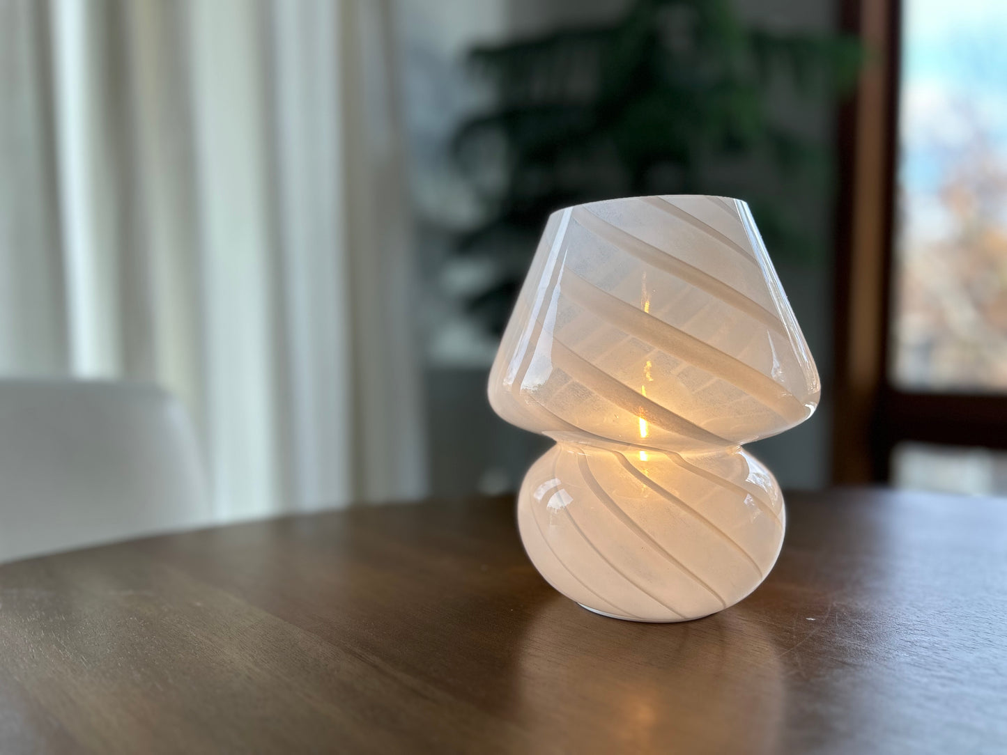 Portable Hand-Blown Glass Mushroom Lamp
