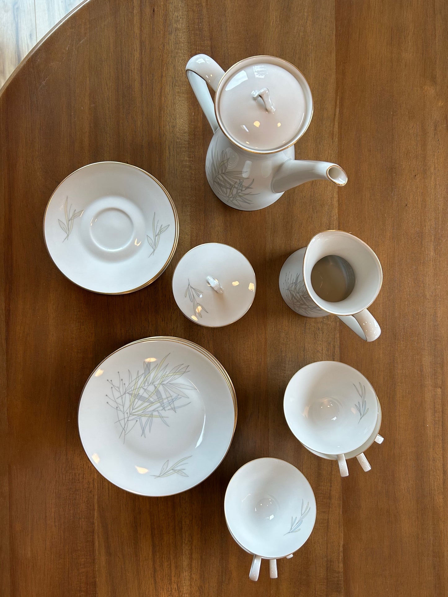 Vintage Rosenthal “Grasses” Porcelain Tea Set by Raymond Loewy (21 Pieces, Germany, 1950's)